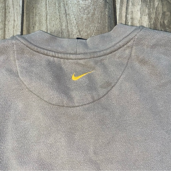 Vintage Nike Center Logo Green Men’s Sweatshirt - Picture 6 of 7